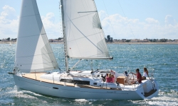 Beneteau Oceanis 37